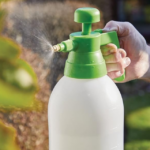 draper-82467-pulverizator-de-gradina-sticla-de-pulverizare-cu-pompa-manuala-pulverizator-multifunctional-cu-presiune-2-5l-verde-alb-3